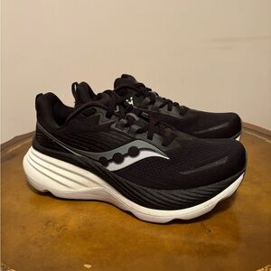 Women’s Saucony Hurricane